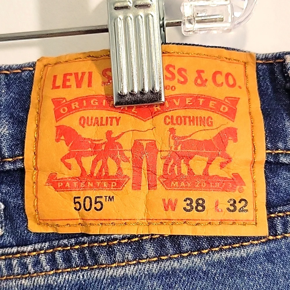 Levi's Mens 505 Regular Jeans Straight Leg Denin Medium Wash Size 38x32 NWT